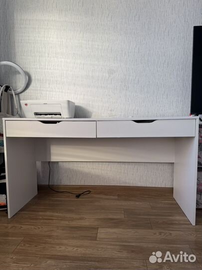 Письменный стол