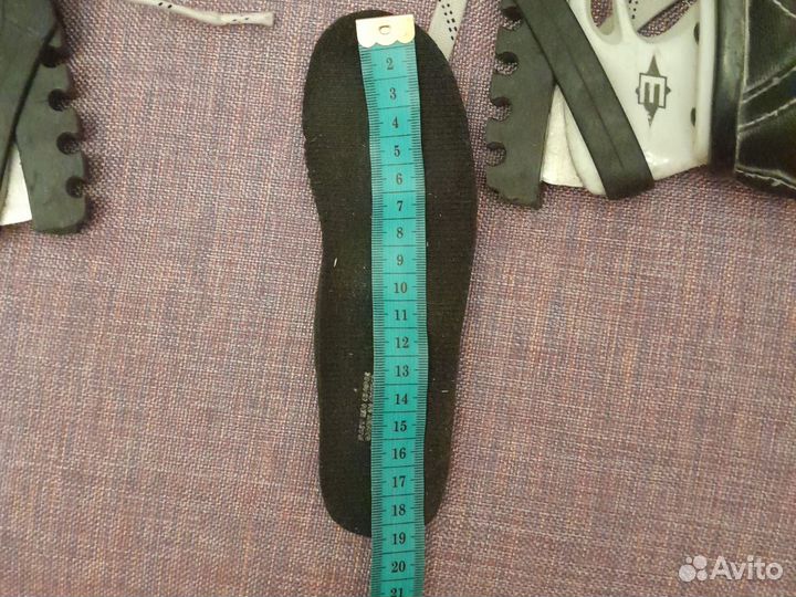 Коньки хоккейные