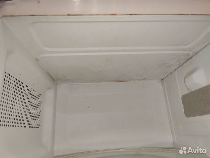 Рабочая микроволновая печь Supra