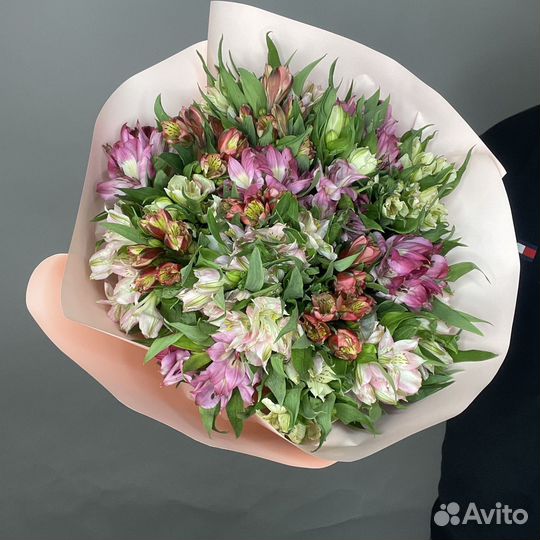 Альстромерия букет из ромашек