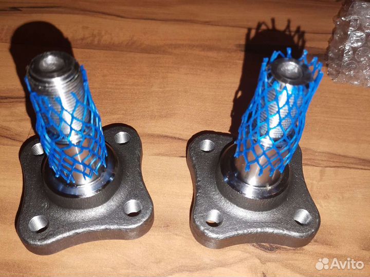 Цапфа оси Renault Clio II и Logan задняя