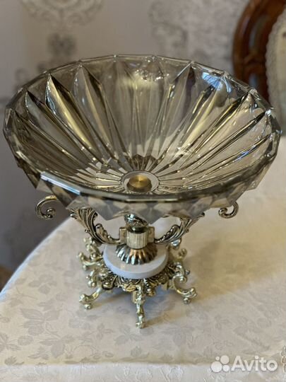 Ваза для фруктов на ножке цветное стекло