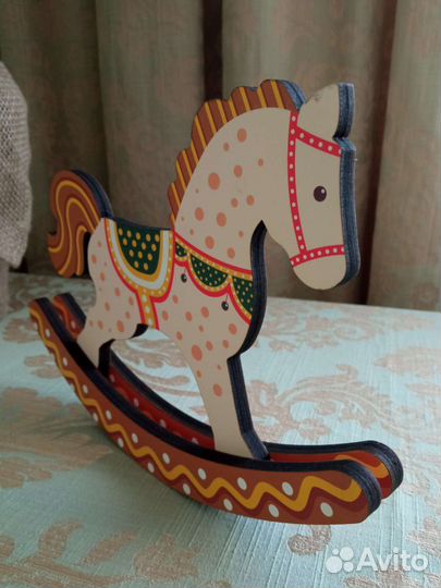 Лошадка деревянная