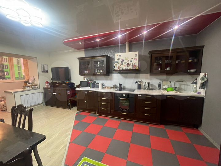 2-к. квартира, 76,3 м², 6/10 эт.