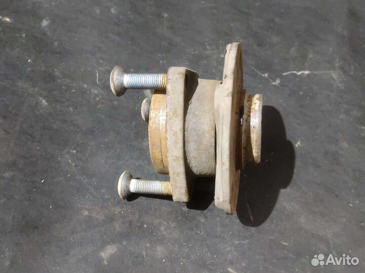 Ступица передняя Skoda Octavia a7