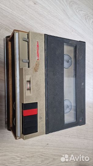 Продаю катушечный магнитофон 