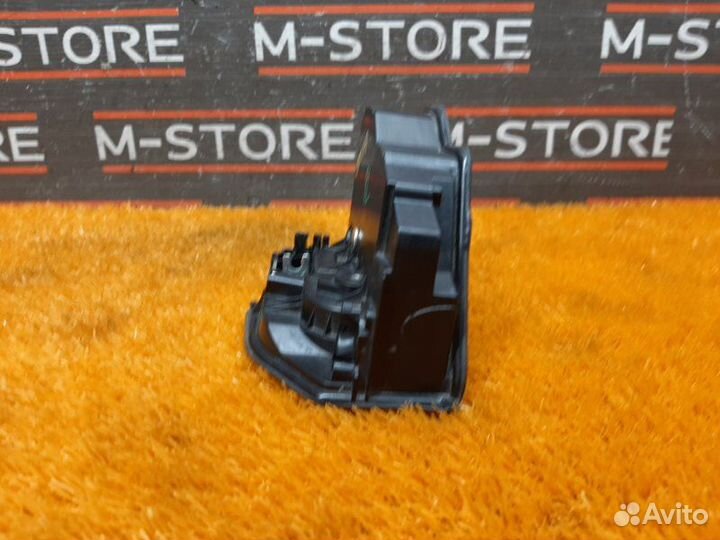 Замок двери задний левый Bmw X5 E70 N55B30A 2012