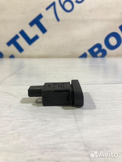 Кнопка аварийки LADA vesta 1.6 мт седан