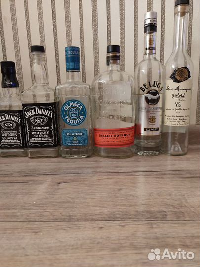 Бутылки из под импортного алкоголя, виски