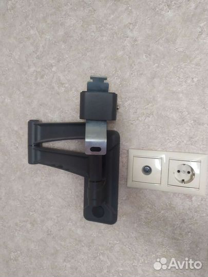 Настенная подставка под телевизор