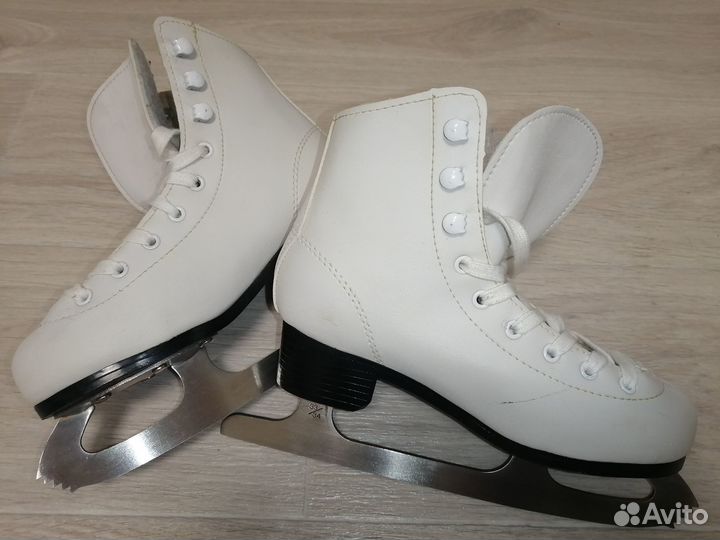 Коньки 33
