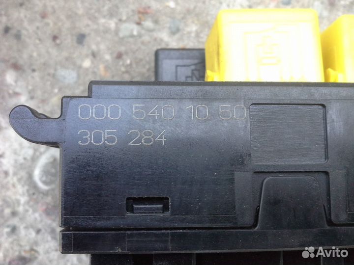 Блок реле и предохранителей Мерседес