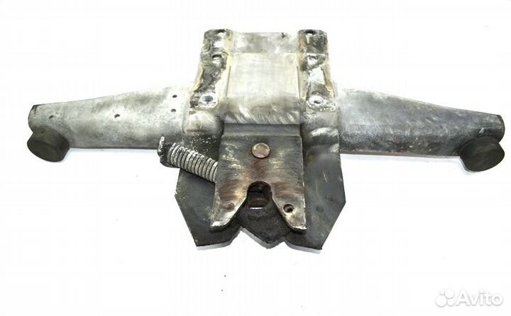 Замок кабины, правый volvo F12 (01.77-12.94)