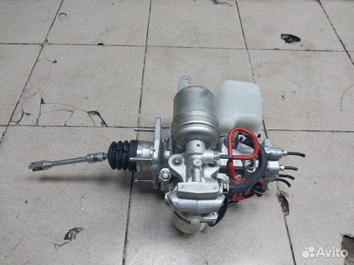 Цилиндр тормозной главный Toyota Land Cruiser Prad
