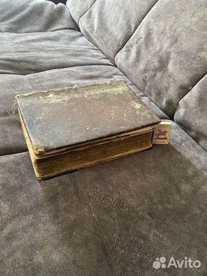 Старинная антикварная церковная книга