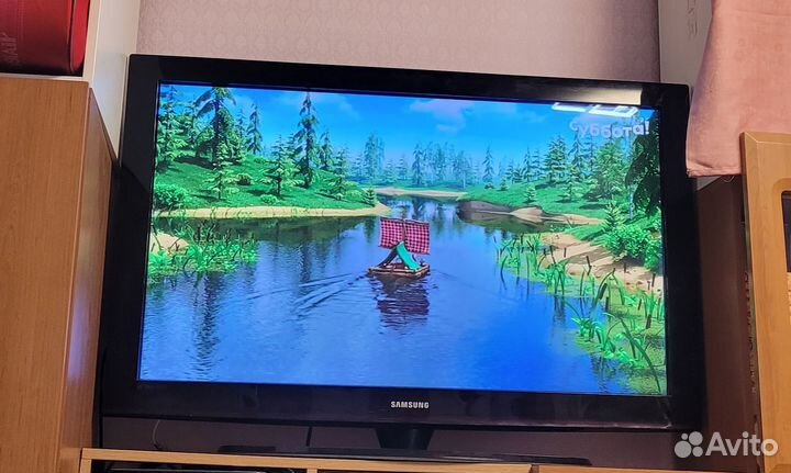 Телевизор большой рабочий