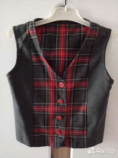 Школьная форма: сарафан,жилетка, юбка