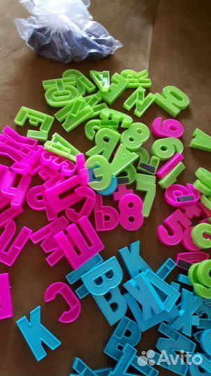 Магнитные буквы и цифры