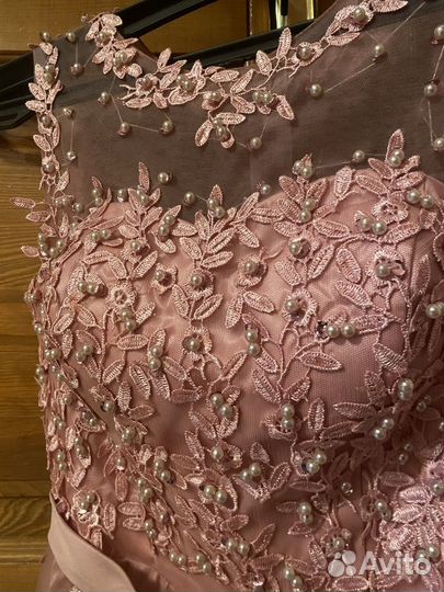 Вечернее платье