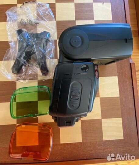 Фотовспышка Nikon Speedlight SB 700 (SB700 / SB-70