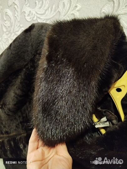 Шуба мутоновая с капюшоном