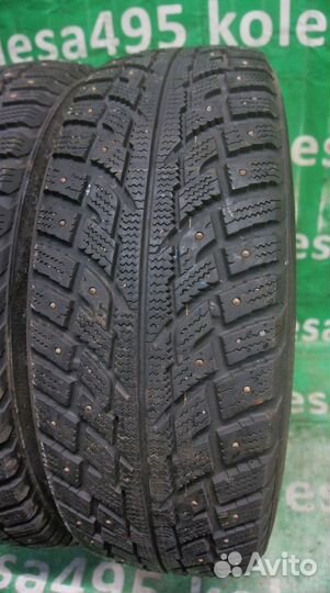 Kumho I'Zen RV Stud KC16 215/70 R16 100T