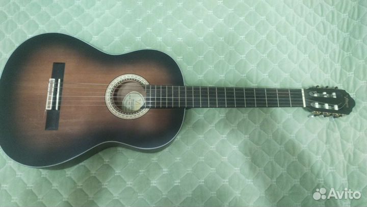 Классическая гитара Valencia