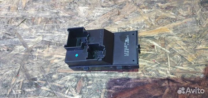 Кнопка стеклоподъемника Opel Meriva B 2010-2018