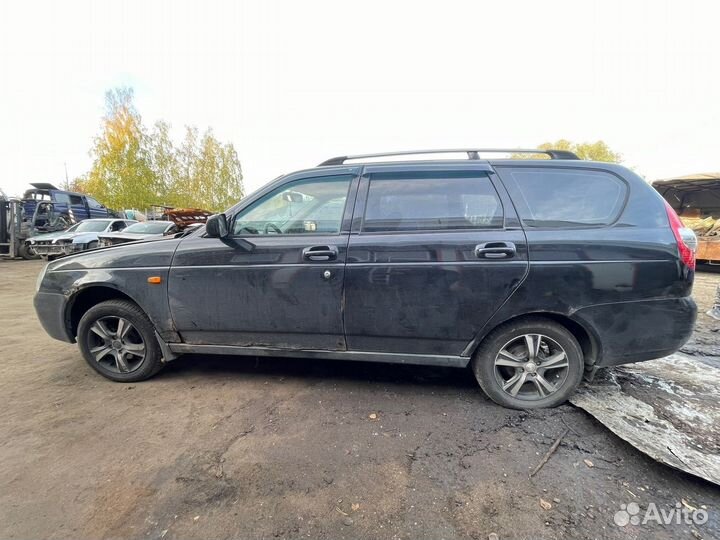 В разборе ваз 217130 приора универсал 2010г