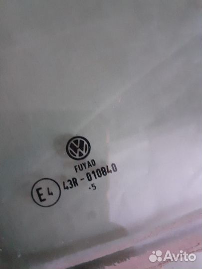 Стекло заднее левое Фольксваген Поло 2015