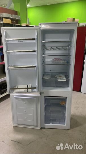 Встраиваемый холодильник Hansa BK316.3FA, белый