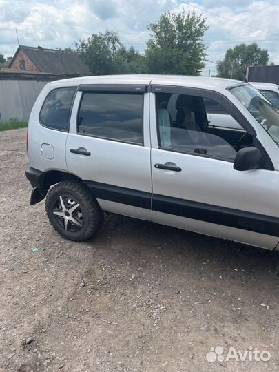 Chevrolet Niva, 2004