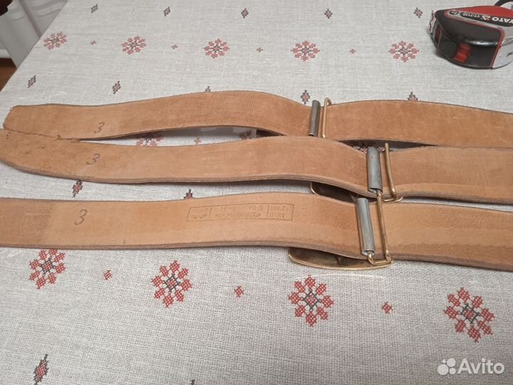 Мужской кожаный ремень коричневый