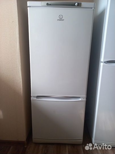 Холодильник бу indesit