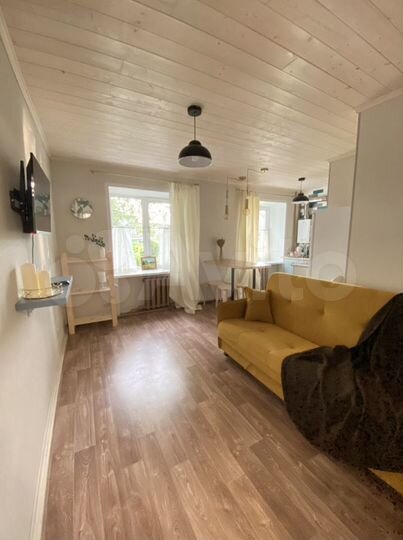 2-к. квартира, 60 м², 1/3 эт.