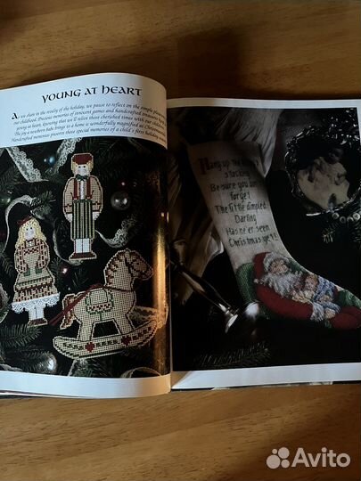 Американская книга с дизайнами для вышивки крестом