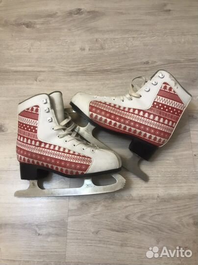 Фигурные коньки с сумкой
