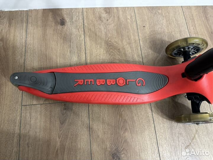 Самокат трехколесный globber