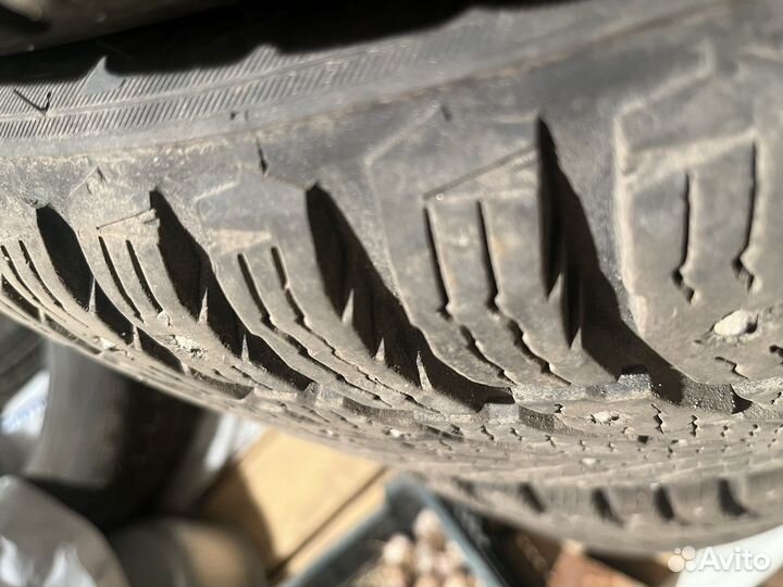 Nokian Tyres Hakkapeliitta 9 245/40 R18