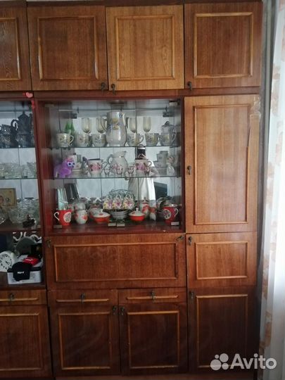 Шкаф сервант