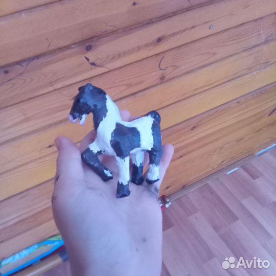 Фигурка пегого пони