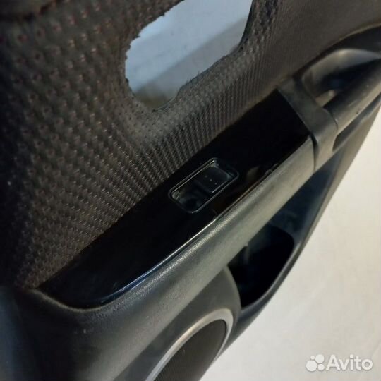 Обшивка двери задняя правая Mazda 3 BK