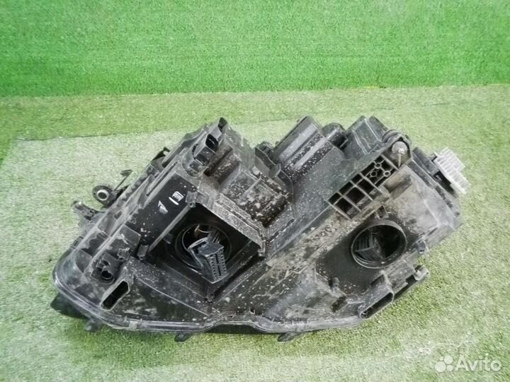 Фара правая Volkswagen Tiguan