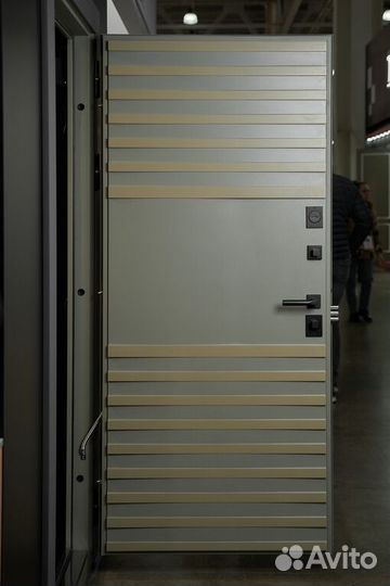 Входная дверь с терморазрывом дизайнерская