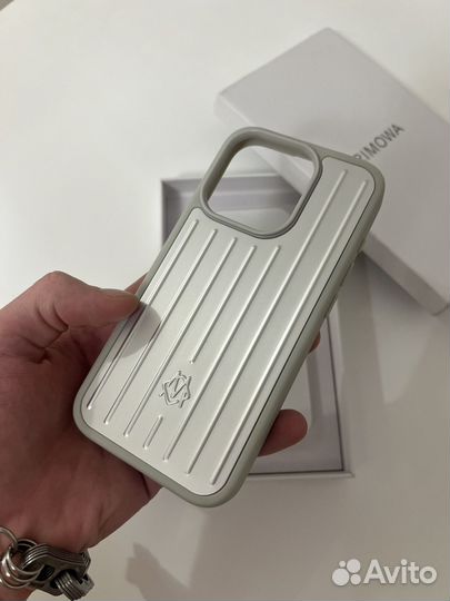 Rimova iPhone 15 pro silver phonecase