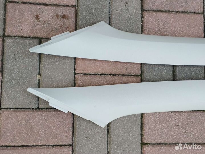 Обшивки стоек передние Citroen C4 B7 2013год