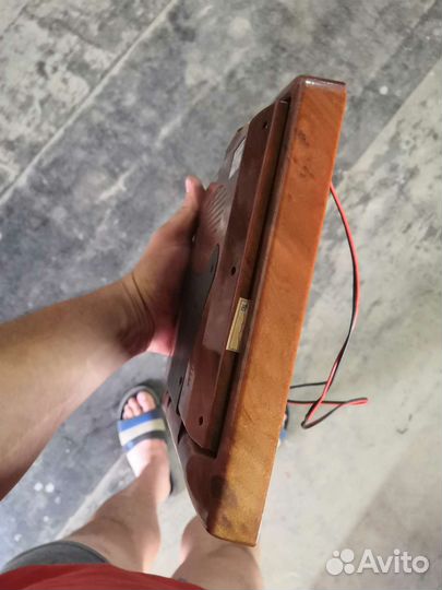 Монитор потолочный