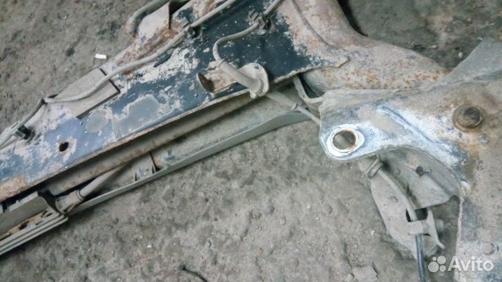 Задняя балка на Рено сценик 2 1.6 МКПП