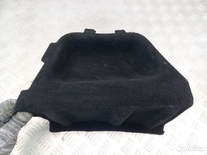 Обшивка багажника левая Land Rover Freelander 2