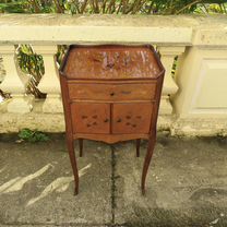Старинная тумбочка в стиле Людовика XV Маркетри